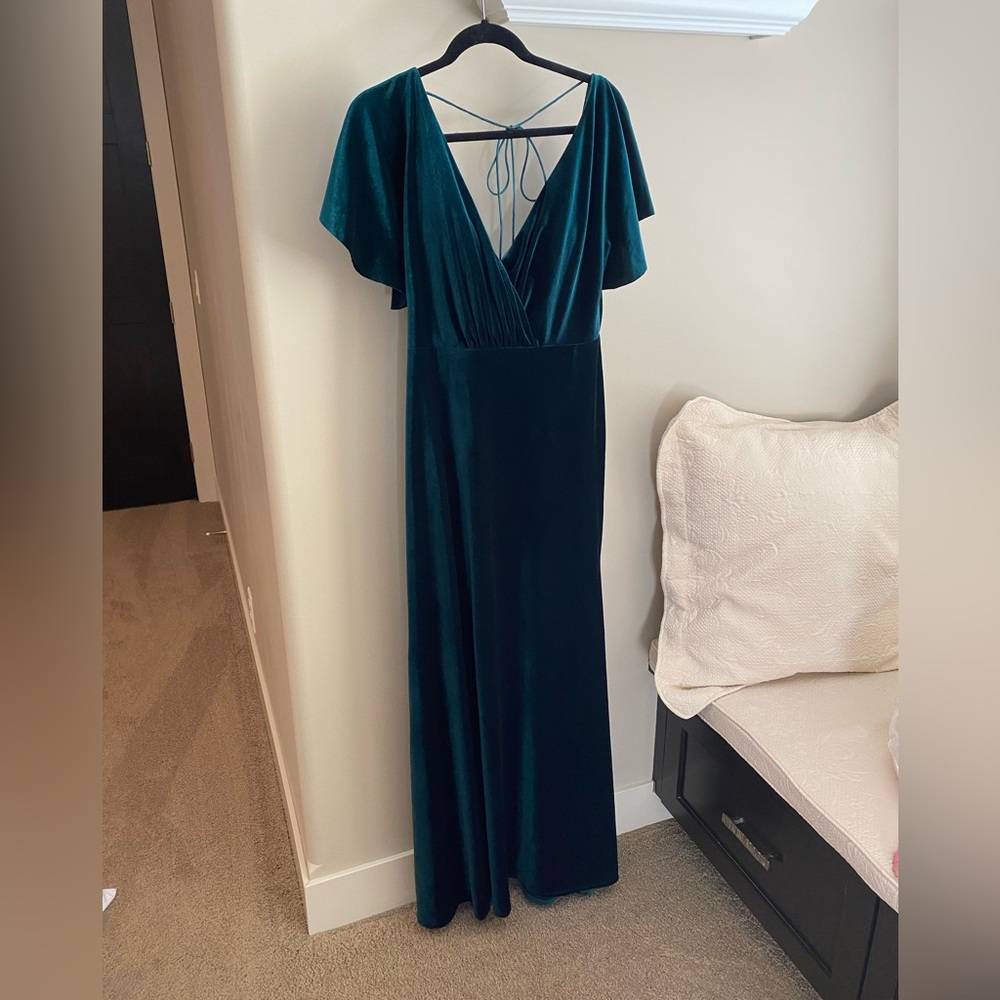 Jenny Yoo Ellis Flutter-Sleeve Open-Back Stretch Velvet Gown - Dark Emerald